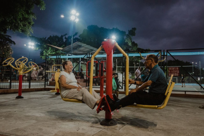 Con el cambio de iluminación, la ciudadanía confiesa sentirse más segura y atraída por recorrer y usar su parque.