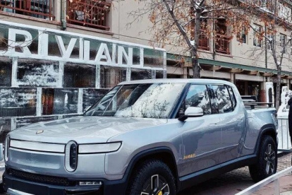 Transporte.- Un modelo de los carros de la marca Rivian.