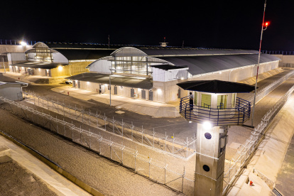 Fotografía cedida sin fechar por el gobierno de El Salvador, que muestra las instalaciones del Centro de Confinamiento del Terrorismo inaugurado, en Tecoluca (El Salvador). EFE/Gobierno de El Salvador/