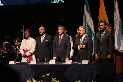 Monseñor Luis Gerardo Cabrera, Alfredo Borrero, Juan Xavier Cordovez y Josué Sánchez.