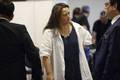 La ministra en visita para Causas de Derechos Humanos, Paola Plaza, participa en la reunión del tercer panel de expertos en el marco de la investigación por la muerte del poeta Pablo Neruda, el 24 de enero 2023, en la Corte Suprema, en Santiago (Chile). Casi 50 años después del fallecimiento del Nobel chileno Pablo Neruda, el misterio de su muerte podría estar a horas de resolverse: un panel internacional de expertos revelará el viernes si la causa fue el cáncer avanzado de próstata que padecía o si la dictadura de Augusto Pinochet, que días antes había asaltado el poder, tuvo algo que ver. EFE/ Elvis Gonzalez