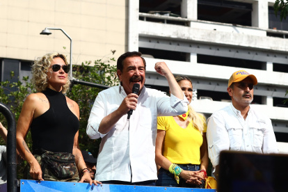 Cobija. Jaime Nebot ayer cerró campaña con Cynthia Viteri y Susana González en Guayaquil.