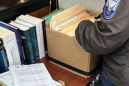 Diligencia. La Policía cumplió allanamientos para recopilar información del caso.