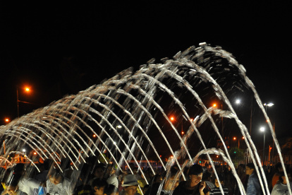 FUENTE INTERACTIVA MONUMENTAL UBICADA EN EL PUENTE 5 DE JUNIO