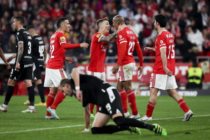 Los jugadores del Benfica celebran la victoria.