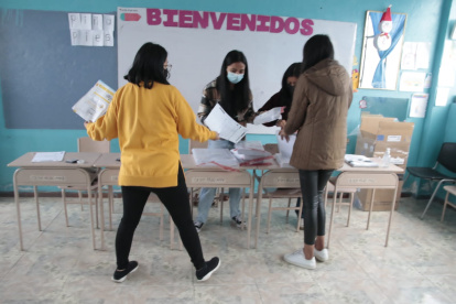 Según un delegado del CNE, el principal problema fue el ausentismo de al menos dos miembros de juntas