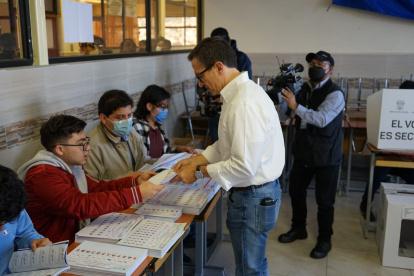 Pedro José Freile, sufragó en la junta 17 del Colegio Técnico Salesiano al norte de la ciudad de Quito