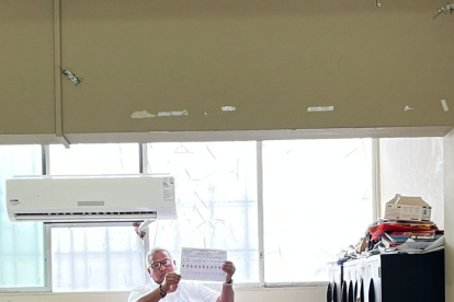 Jorge Triviño votó en un colegio del norte de Guayaquil.