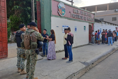 Incertidumbre. A pesar del incremento de uniformados, la ciudadanía mostraba su recelo en Puerto López.