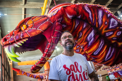 Las escuelas de samba mantienen la tradicional celebración en las ciudades de Brasil.