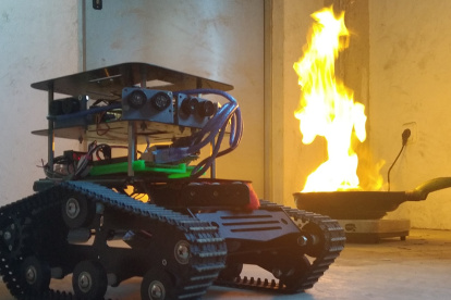 La idea de los investigadores no es que los robots sustituyan a los bomberos humanos, sino que les ayuden y protejan durante sus intervenciones.