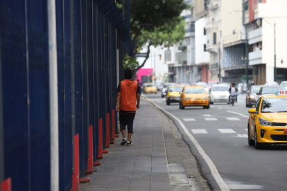 La ciudadanía, pese al temor, habla de la necesidad de que haya libertad para entrar y salir del área, teniendo como vecino al río.