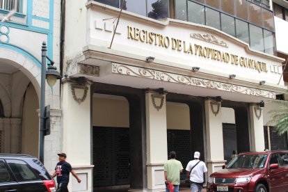 No hay atención en matriz del Registro de la Propiedad. Todo es en línea.