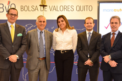 Empresa.- Ejecutivos de Mareauto anunciando la emisión de obligaciones de la compañía.