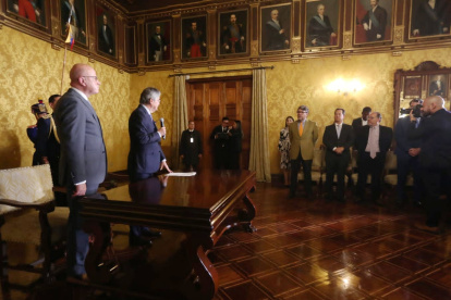 El presidente Lasso pidió a los nuevos funcionarios cumplir el código de ética y escuchar a la ciudadanía.