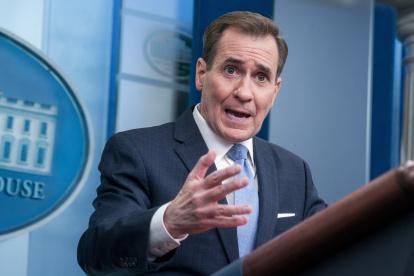 Fotografía de archivo en la que se registró al John Kirby, uno de los portavoces de la Casa Blanca, durante una rueda de prensa, en Washington DC (EE.UU.). EFE/Shaswn Thew