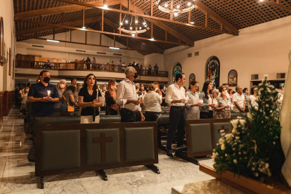 Miembros de la parroquia Santa Teresita de Entre Ríos, se citan para cumplir con la fiesta de la Candelaria.