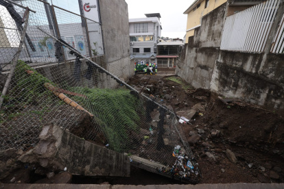 En Guayaquil, un muro cayó al norte de la ciudad por las fuertes precipitaciones