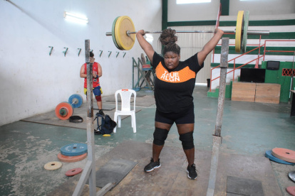 Evaluación. Lisseth Ayoví durante los chequeos técnicos que se realizan en Portoviejo.