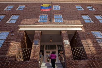 Vista de la Embajada de Venezuela en Washington (EE.UU.), en una fotografía de archivo. EFE/Erik S. Lesser