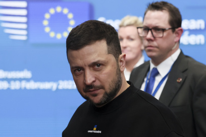 El presidente de Ucrania, Volodymyr Zelensky, asiste a una reunión con los líderes en Bruselas este jueves. EFE/EPA/YVES HERMAN