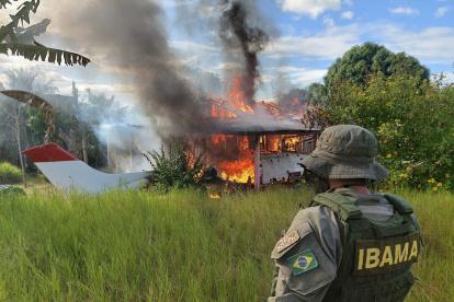 El Gobierno de Lula da Silva , busca sacar a los mineros que trabajan al margen de la ley