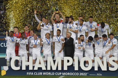 Real Madrid tiene 5 Mundial de clubes y 3 intercontinentales.
