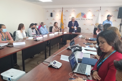 El asambleísta Marcos Molina convocó a una reunión con representantes de diferentes entidades relacionadas con el tema de prevención y atención del consumo de drogas.