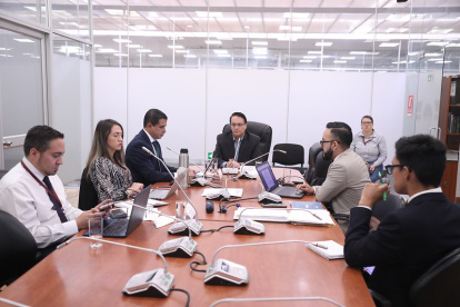 Entre las conclusiones del informe, la comisión determina que los enfrentamientos entre Policía y manifestantes, que se dieron en junio de 2022, revelaron una falta de planificación del entonces ministro del Interior, Patricio Carrillo Rosero, así como también un uso indiscriminado y desproporcionado de la fuerza por parte de la Policía Nacional y las Fuerzas Armadas, y una falta de consideración por la seguridad de los manifestantes, incluyendo niños, adultos y mujeres.