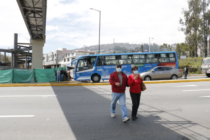 Proceso. El puente, en Carapungo, está próximo a inaugurarse