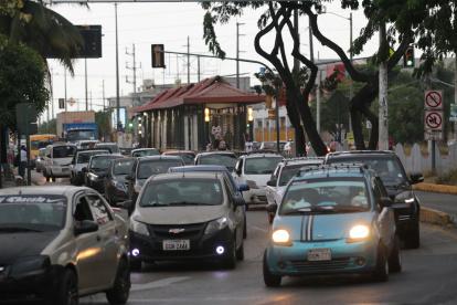 El caos vehicular en la avenida Domingo Comín se acentúa a partir de las 19:00.