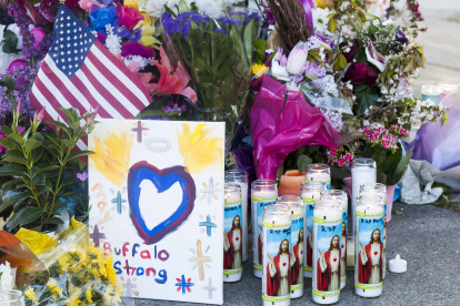 Homenaje a las víctimas de la masacre en un supermercado de Búfalo, al norte de Nueva York (EE.UU.), en una fotografía de archivo.