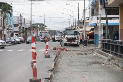 Uno de los cuestionamientos que hacen habitantes por donde pasa la troncal 4 son la terminación de los carriles, que en algunos tramos aún faltan.