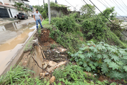 Riesgo. En Bellavista, la tierra está cediendo cada vez más.