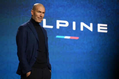 Zinedine Zidane fue el centro de atención en el lanzamiento de Alpine.