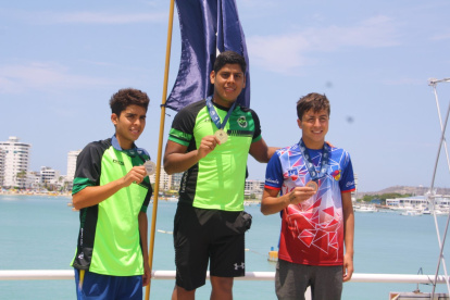 David Farinango (c) repitió el éxito de los 5k en los 10km.