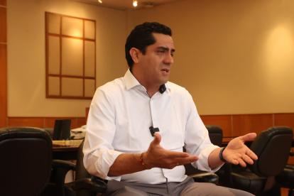 El excandidato Xavier Heras indica estar siendo intimidado por el Estado