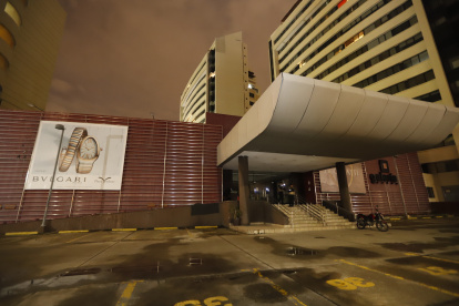 ASALTO A JOYERIA, EN LA AV.FCO.DE ORELLANA, PLAZA VENDOME