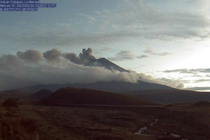 Peligro. En caso de ceniza, la recomendación es permanecer en casa.