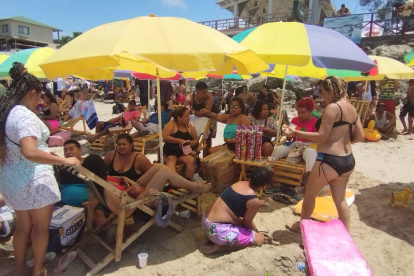 Montañita es otra vez uno de los balnearios más concurridos en este feriado.