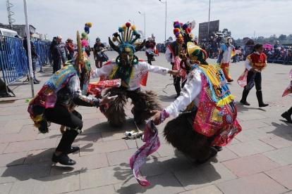 Desfile tradicional del carnaval en Amaguaña.