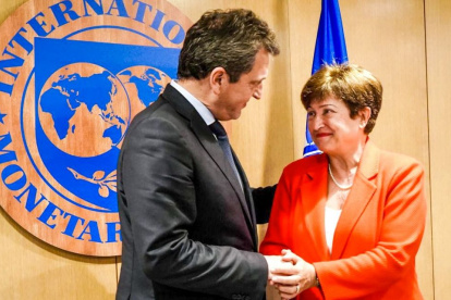El ministro de Finanzas argentino, Sergio Massa. y la directora del FMI, Kristalina Georgieva.