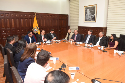 El 16 de febrero pasado, Henry Cucalón, flamante ministro de Gobierno, acudió a la Asamblea Nacional para reunirse con Virgilio Saquicela, presidente del Legislativo.