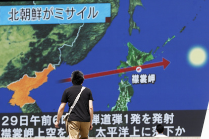 Seúl. Una pantalla que registra la ruta de los misiles.