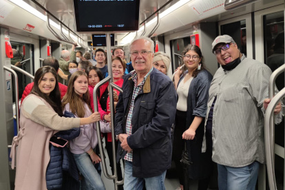 Ciudadanía viajando en el Metro de Quito durante el feriado de carnaval.