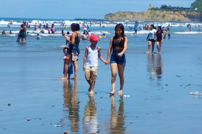 Durante la tarde de este último martes, disminuyó el número de turistas en las playas de Santa Elena.