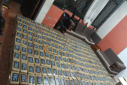 Evidencia. El alcaloide estaba escondido en el doble fondo de un camión que transitaba por Santo Domingo.