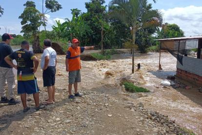 Dos familias quedaron aisladas por daños en el camino de tercer orden