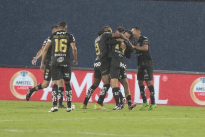 Los rayados se impusieron por 1-0 a Flamengo que tuvo al arquero Santos como figura. La revancha se jugará el martes 28 de febrero en Brasil.