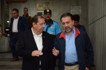 Previo al pronunciamiento oficial hubo una reunión privada entre Santiago Guarderas y Pabel Muñoz.